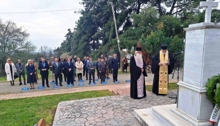 Τιμή-στους-εκτελεσθέντες-Ελευθεροχωρίτες-από-τους-Γερμανούς-–-Συγκινητική-τελετή-στο-μαρτυρικό-χωριό-των-Γιαννιτσών