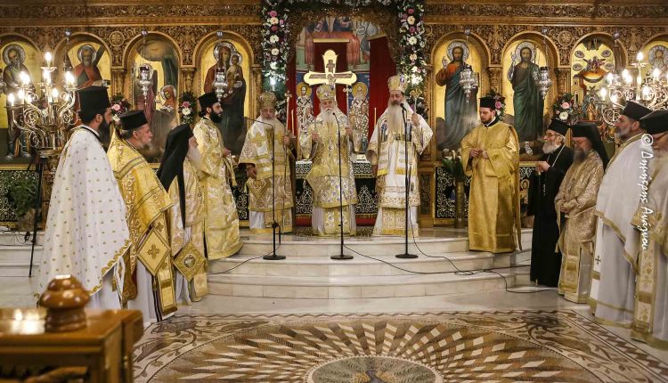 Λαμπρό-Συλλείτουργο-εορτής-Φθιωτών-Αγίων-στην-Λαμία