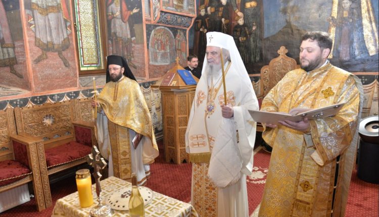 Ο-Ρουμανίας-Δανιήλ-τέλεσε-Τρισάγιο-για-την-μακαριστό-Πατριάρχη-Γεωργίας