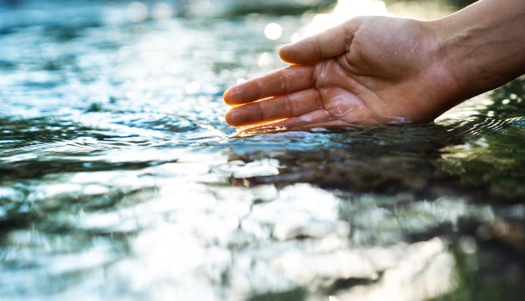 Νερό:-Το-πιο-πολύτιμο-αγαθό-που-δεν-έχουμε-μάθει-να-σεβόμαστε