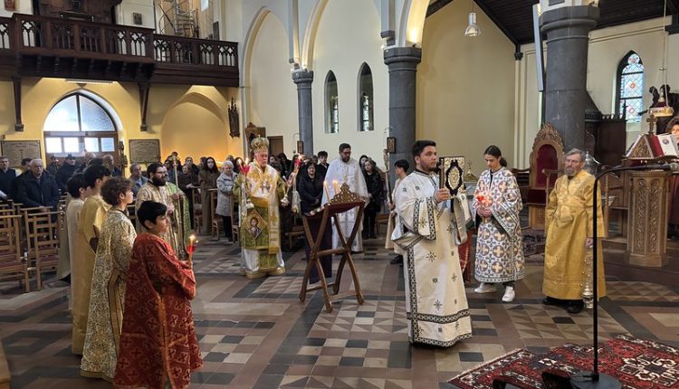 Η-Κυριακή-της-Σταυροπροσκυνήσεως-στην-Ιερά-Μητρόπολη-Βελγίου