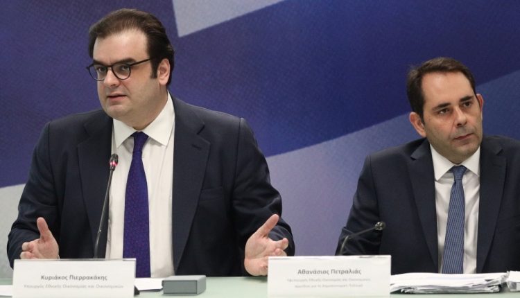 Κ-Πιερρακάκης:-Δέσμη-μέτρων-ύψους-300-εκ.-ευρώ-–-Ποιοι-και-πόσα-δικαιούνται