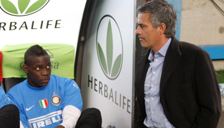 Ίντερ:-Πώς-ο-Μουρίνιο-τιμώρησε-τον-Μπαλοτέλι-στον-τελικό-του-champions-league-το-2010