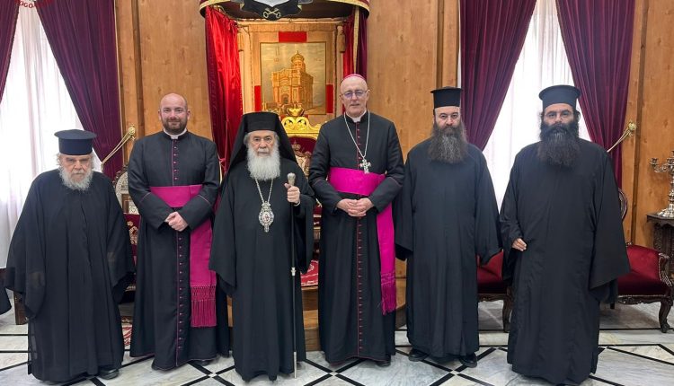 Συνάντηση-Πατριάρχη-Ιεροσολύμων-με-τον-νέο-Αποστολικό-Νούντσιο-στην-Αγία-Γη