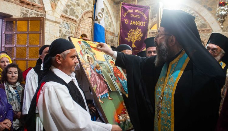 Ενθρόνιση-νέας-εικόνας-του-Ευαγγελισμού-της-Θεοτόκου-μετά-από-40-χρόνια-στο-Γαρδίκι-Μεσσηνίας