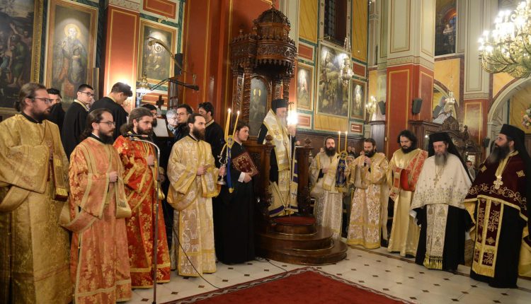 Λαμπρός-ο-Εσπερινός-στον-Μητροπολιτικό-Ναό,-Ευαγγελιστρίας-Πατρών