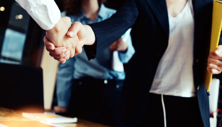 ΓΣΕΕ-για-25η-Μαρτίου:-Πώς-πληρώνεται-στον-ιδιωτικό-τομέα