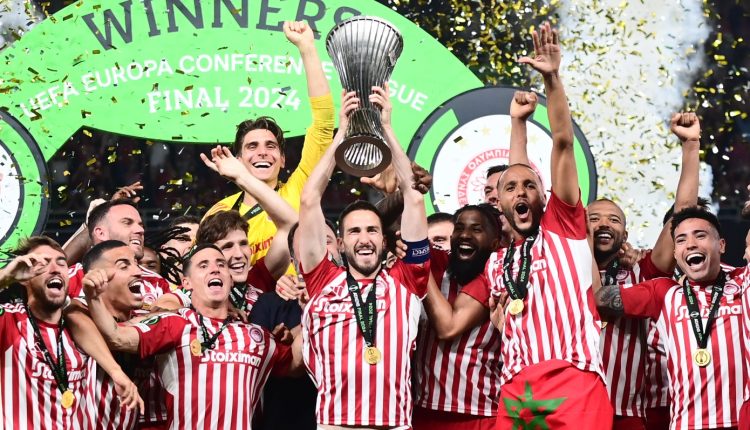 25η-Μαρτίου:-Οι-ευχές-της-uefa-στην-Ελλάδα-με-euro-2004-και-Ολυμπιακό