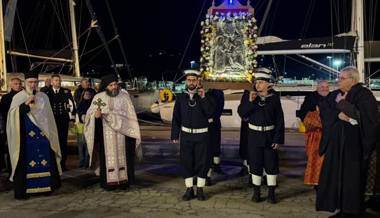 Με-λαμπρότητα-εορτάθηκε-ο-Ευαγγελισμός-της-Θεοτόκου-στον-Πόρο