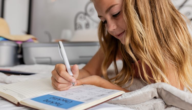 Γιατί-τα-παιδιά-πρέπει-να-συνεχίσουν-να-γράφουν-με-το-χέρι-στο-σχολείο