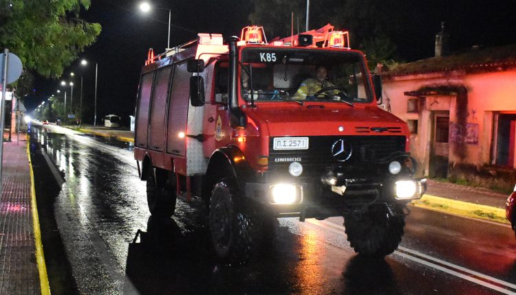 Μεγάλη-φωτιά-έξω-από-τα-Μάλγαρα:-Κλειστή-η-Αθηνών-Θεσσαλονίκης-και-στα-δύο-ρεύματα