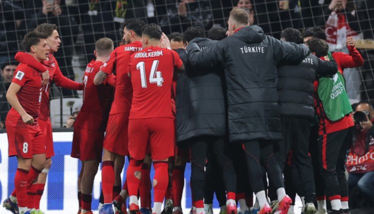 Μουντιάλ-2026:-Η-Τουρκία-νίκησε-τη-Ρουμανία-και-είναι-μια-ανάσα-από-την-πρόκριση