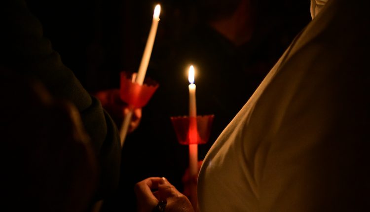 Θρίλερ-με-το-Άγιο-Φως-–-Ο-Μητροπολίτης-Θεσσαλονίκης-ξεκαθαρίζει-πως-δεν-είναι-αναγκαίο-για-τους-πιστούς