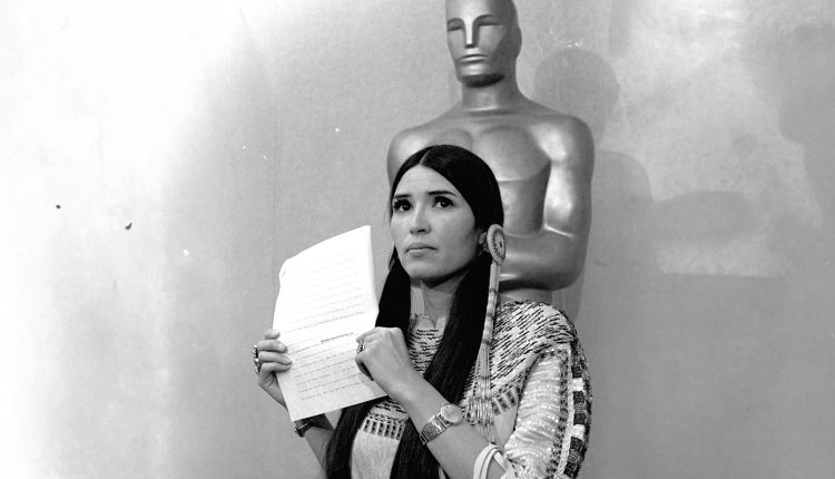 Σαν-σήμερα-27-Μαρτίου:-Ο-Μάρλον-Μπράντο-αρνείται-το-Όσκαρ-για-τον-«Νονό»