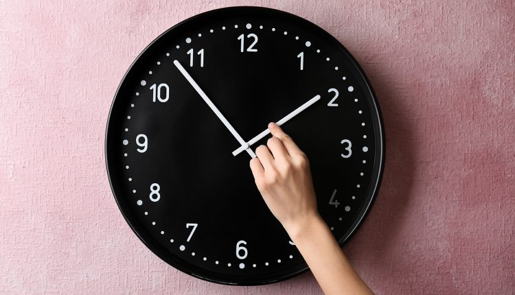 Αλλαγή-ώρας-2026:-Πότε-θα-πάμε-τους-δείκτες-των-ρολόγια-μια-ώρα-μπροστά