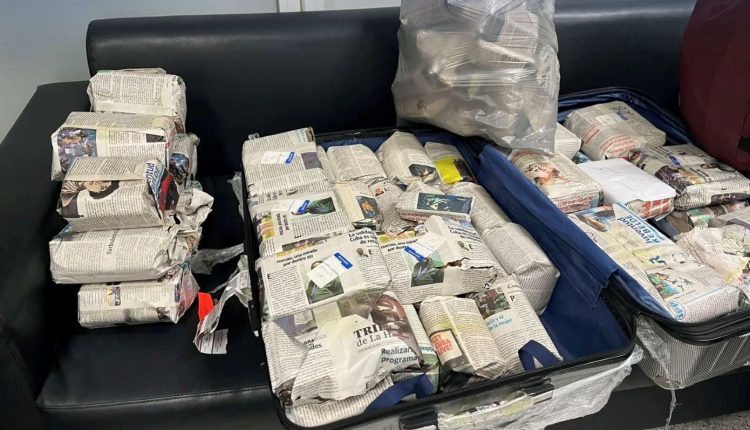 ΑΑΔΕ:-43-κιλά-λαθραίων-πούρων-Αβάνας,-αξίας-440000-ευρώ,-κατασχέθηκαν-στο-αεροδρόμιο-Ελ.-Βενιζέλος