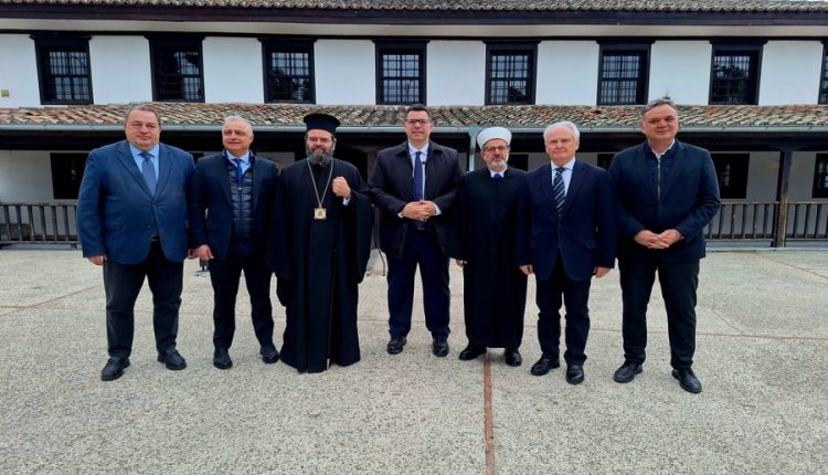 Ο-Μαρωνείας-Παντελεήμων-σε-εκδήλωση-για-την-περιφερειακή-και-τοπική-ανάπτυξη