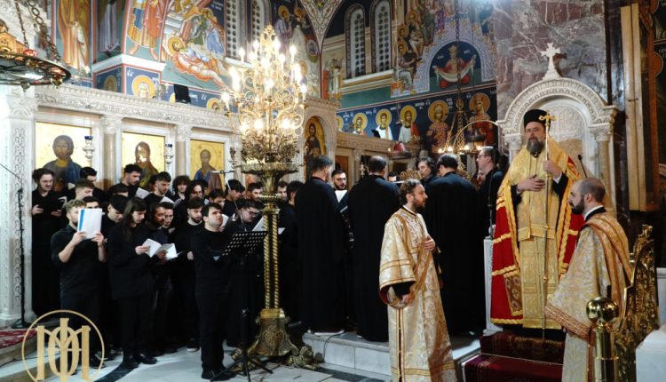 120-φοιτητές-έψαλαν-τον-Ακάθιστο-Ύμνο-στη-Θεσσαλονίκη