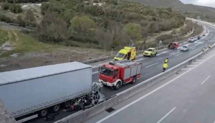 Διπλό-τροχαίο-στην-Εγνατία-οδό:-Σκηνές-αρχαίας-τραγωδίας-στο-Νοσοκομείο-Ιωαννίνων-–-Απαρηγόρητος-ο-σύζυγος-της-συνοδηγού-που-σκοτώθηκε