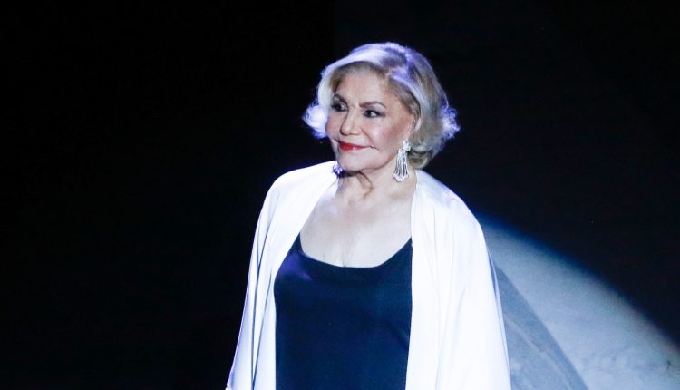 Μαρινέλλα:-Με-στίχο-από-τραγούδι-της-το-«αντίο»-του-Παναγιώτη-Γιαννάκη