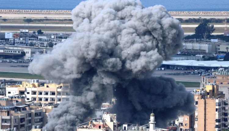 Ιράν:-Ισχυρές-εκρήξεις-στην-Τεχεράνη-και-σε-λιμάνι-στο-Στενό-του-Χορμούζ-–-5-νεκροί