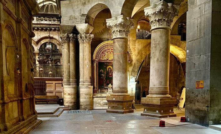 Την-1η-Απριλίου-οι-αποφάσεις-για-την-τελετή-του-Αγίου-Φωτός-–-Απαγόρευσαν-στον-Λατίνο-Πατριάρχη-την-είσοδο-στον-Πανάγιο-Τάφο