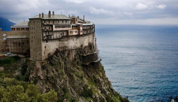 Ε.-Λέκκας:-Αντέχουν-οι-Μονές-του-Αγίου-Όρους-τη-σεισμική-δραστηριότητα