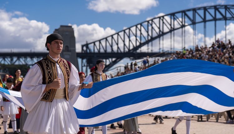 Το-Σύδνεϋ-«ντύθηκε»-στα-γαλανόλευκα-για-την-Επέτειο-της-Ελληνικής-Επαναστάσεως-του-1821