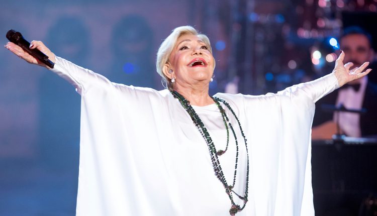 Μαρινέλλα:-Η-ιστορία-ζωής-ενός-μύθου-–-Οι-μεγάλοι-έρωτες,-οι-γάμοι-και-η-γέννηση-της-κόρης-της