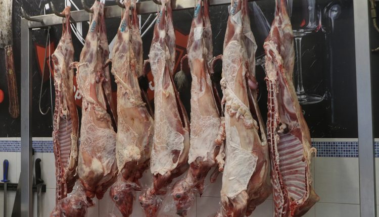 Επτά-χώρες-κλείνουν-τις-πόρτες-στο-ελληνικό-κρέας-λόγω-αφθώδους-πυρετού