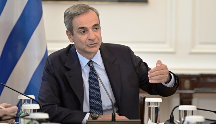 Σύσκεψη-στο-Μαξίμου:-Εφαρμογή-των-μέτρων-στήριξης-και-εκατοντάδες-έλεγχοι-στην-αγορά