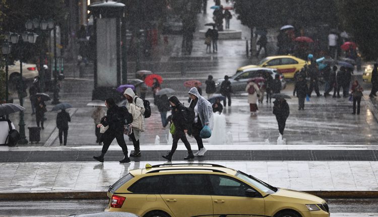 Κακοκαιρία-erminio:-Ανησυχία-για-την-Αττική,-έρχονται-ακραίες-βροχές-–-«Η-αυριανή-μέρα-είναι-η-πιο-δύσκολη»