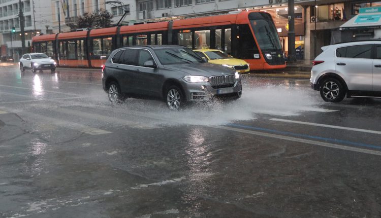 Έκτακτα-μέτρα-για-την-κακοκαιρία-erminio:-stop-σε-εξωτερικές-εργασίες-και-σύσταση-για-τηλεργασία