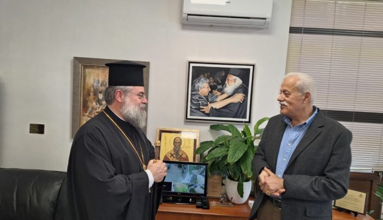 Επίσκεψη-Μητροπολίτη-Κυδωνίας-Τίτου-στον-Δήμαρχο-Αποκορώνου