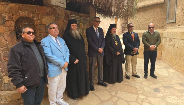 Ο-Κυβερνήτης-του-Νοτίου-Σινά-στην-Ιερά-Μονή-Αγίας-Αικατερίνης-Σινά