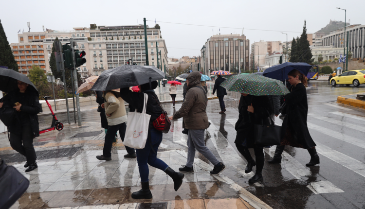 Σαρώνει-η-κακοκαιρία-erminio:-Πού-θα-βρέξει-στην-Αττική-τις-επόμενες-ώρες-–-«Τα-δύσκολα-είναι-μπροστά»