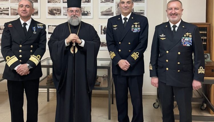 Το-Πεδίο-Βολής-Κρήτης-και-το-Ναύσταθμο-Χανίων-επισκέφθηκε-ο-Κυδωνίας-Τίτος