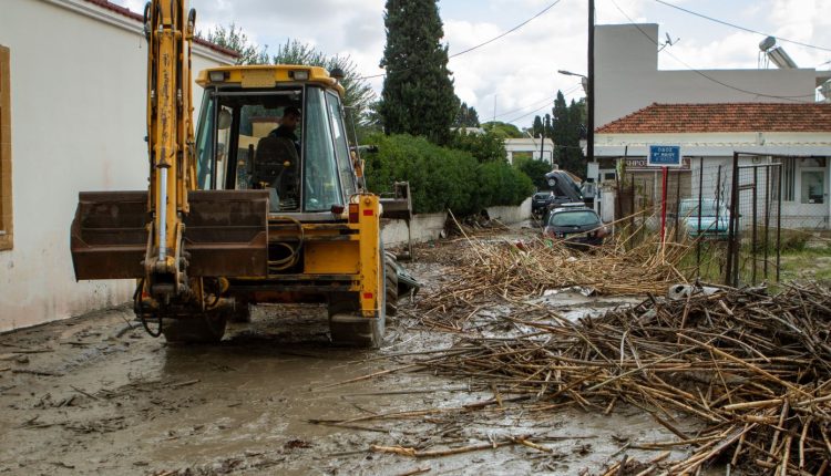 «Αναταράξεις»-στο-Νότιο-Αιγαίο-προκάλεσαν-τα-10-μποφόρ-–-Δέντρα-ξεριζώθηκαν,-πτήσεις-ακυρώθηκαν-και-το-112-ήχησε-για-περιορισμό-των-μετακινήσεων