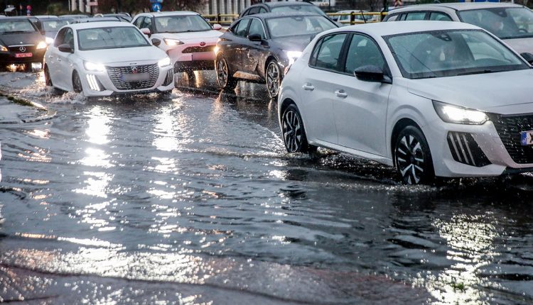Κίνηση-τώρα:-Χάος-στους-δρόμους-της-Αττικής-λόγω-της-κακοκαιρίας-–-Προβλήματα-από-νωρίς-το-πρωί-στον-Κηφισό