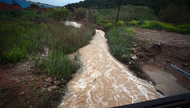 Βαρύ-πένθος-στη-Νέα-Μάκρη-για-τον-νεκρό-από-την-κακοκαιρία-erminio-και-προβλήματα-από-τον-Βαρνάβα-έως-το-Μάτι