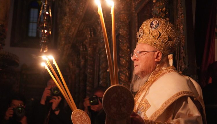 Ωρολόγιον-των-Ιερών-Ακολουθιών-της-Μεγάλης-Εβδομάδος-και-του-Αγίου-Πάσχα-στον-Πάνσεπτο-Πατριαρχικό-Ναό