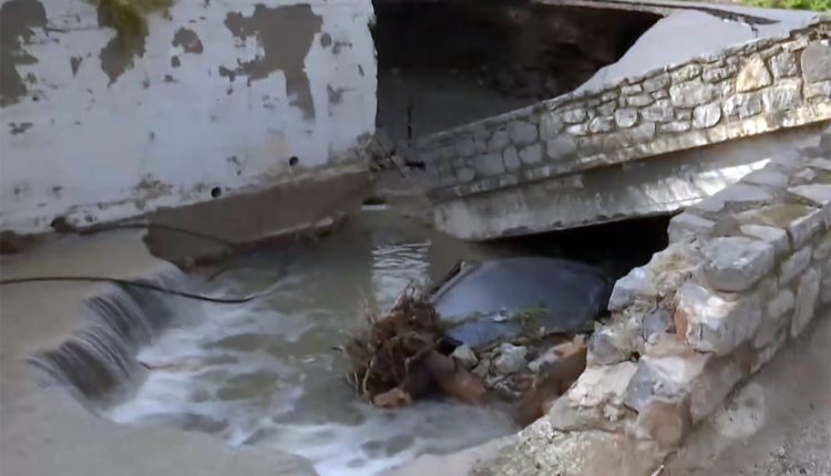 Απεγκλωβισμοί,-πλημμύρες-και-εκτεταμένες-ζημιές-στον-Πόρο-από-τη-σφοδρή-κακοκαιρία