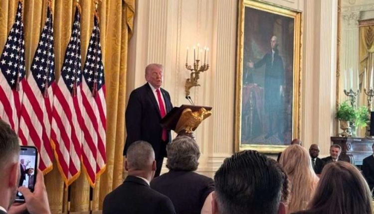 Ο-Διοκλείας-Νεκτάριος-στο-Πασχαλινό-γεύμα-Τραμπ-στον-Λευκό-Οίκο