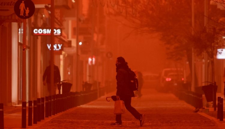 «Πνίγηκε»-η-Κρήτη-στην-αφρικανική-σκόνη:-Ιστορικό-ρεκόρ-ρύπανσης-με-τιμές-–-σοκ