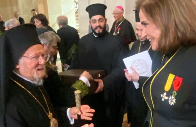 Το-μήνυμα-της-Ντόρας-Μπακογιάννη-για-τον-«συνάδελφο»-Οικουμενικό-Πατριάρχη-στη-Γαλλική-Ακαδημία