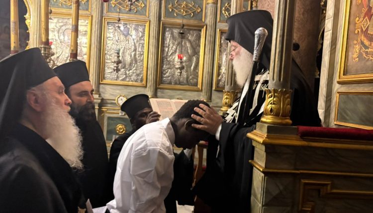 Τη-μοναχική-κουρά-του-δόκιμου-μοναχού-Ειρηναίου-τέλεσε-ο-Πατριάρχης-Αλεξανδρείας