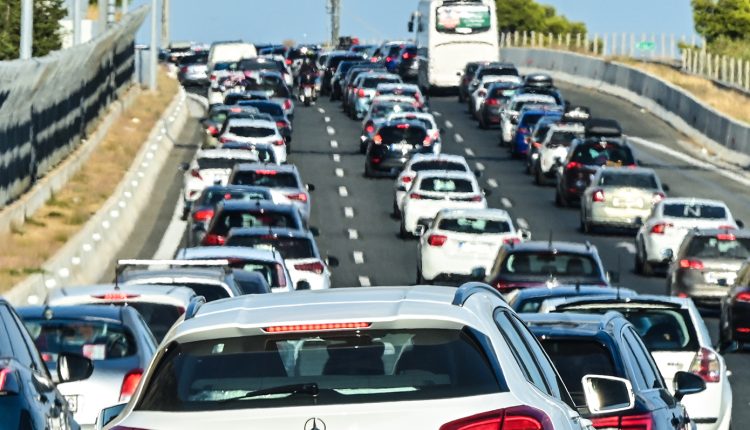 Φωτιά-σε-φορτηγό-στον-Κηφισό,-τεράστια-κίνηση-στους-δρόμους