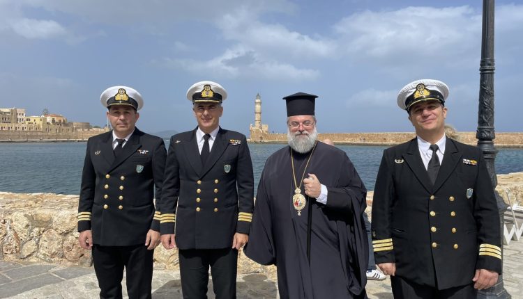 Επίσκεψη-του-Μητροπολίτη-Κυδωνίας-Τίτου-στον-Λιμενάρχη-Χανίων