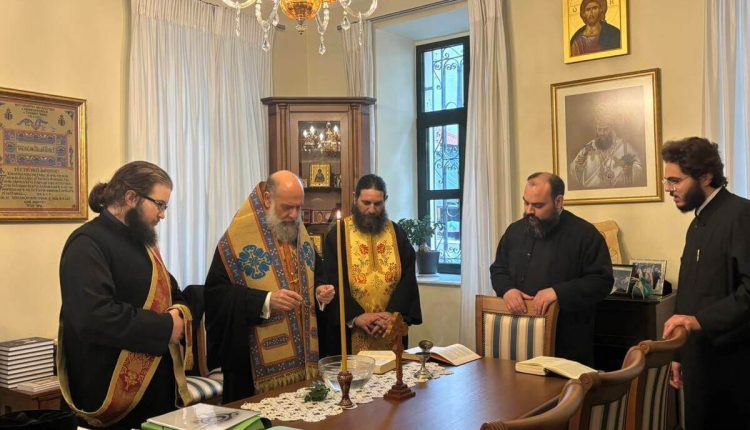 Πρωτομηνιάτικος-Αγιασμός-στα-γραφεία-της-Μητροπόλεως-Θεσσαλιώτιδος