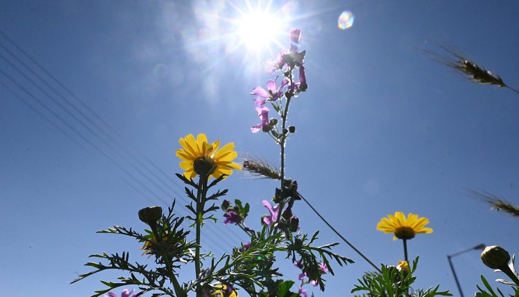 Τι-λένε-οι-μετεωρολόγοι-για-τον-καιρό-τη-Μεγάλη-Εβδομάδα-–-Ανεβαίνει-σημαντικά-η-θερμοκρασία